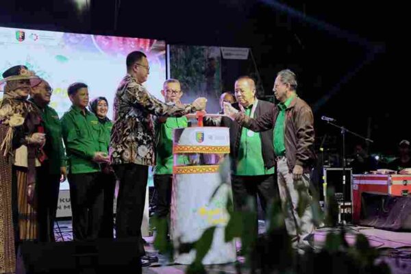 Arinal Djunaidi Hadiri Malam Puncak Festival Rempah dan Lada 2023
