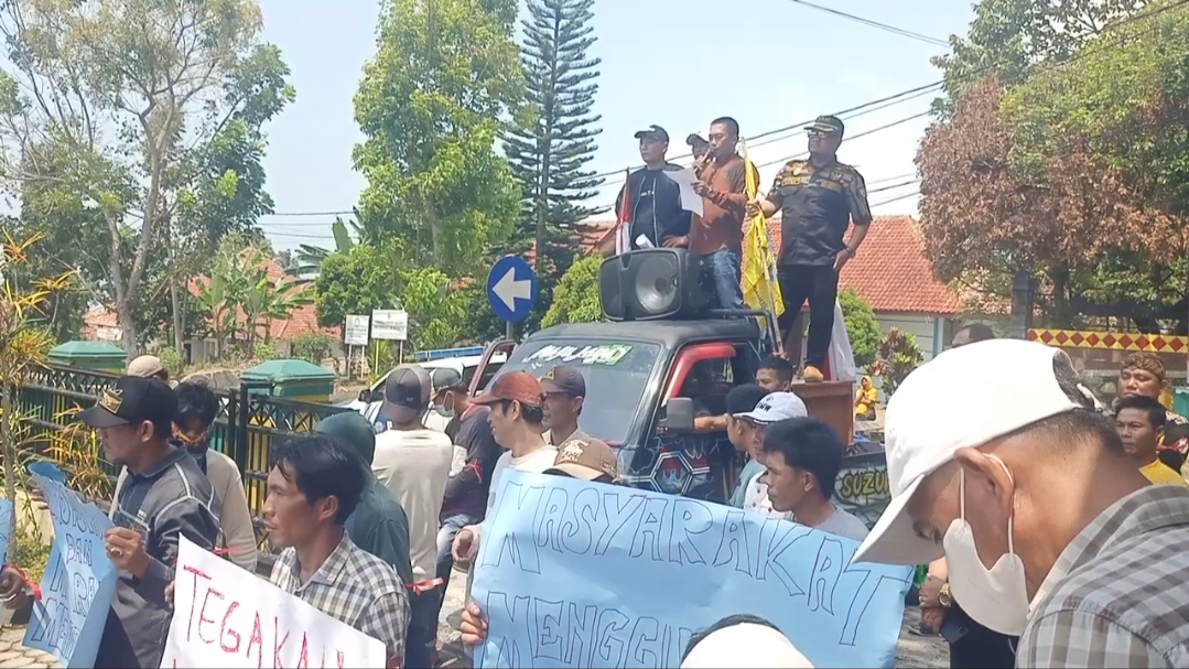 Masyarakat adat Pekon Negeringarip Tolak Eksekusi Lahan Sengketa