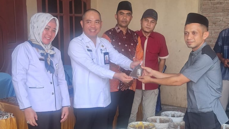 Edukasi dan Bantuan BUDIKDAMBER Dinas Perikanan dan Kelautan Tanggamus