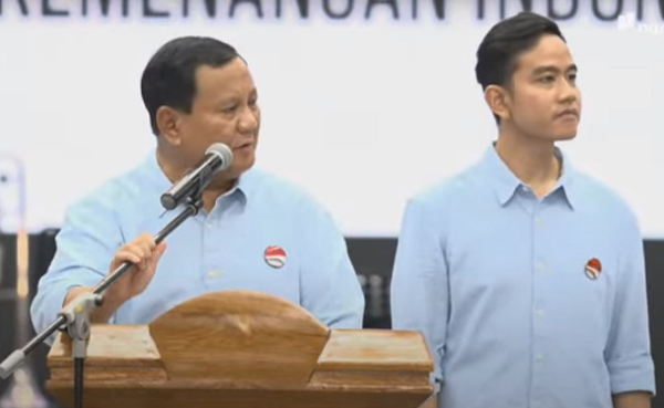 Kenakan Kemeja Warna Biru Langit, Prabowo-Gibran Resmi Mendaftar ke KPU