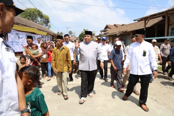 Masyarakat Senang, Gubernur Arinal Tinjau Langsung Pembangunan Ruas Jalan Provinsi di Pekon Penantian Kabupaten Tanggamus