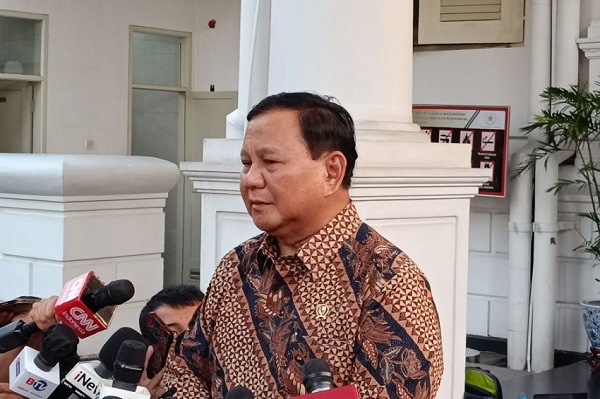 Prabowo Temui Orang Tua Gibran di Istana Merdeka