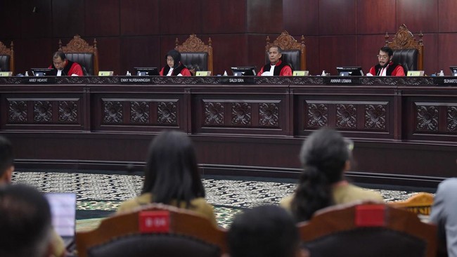 MK Tolak Gugatan PSI soal Usia Capres-Cawapres Tapi Kalimat Atau Pernah Kepala Daerah?