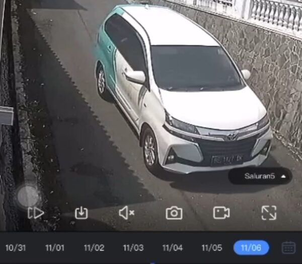 Gawat ! Petugas PLN ULP Karang Bersama Aparat Kepergok Copot Meteran Warga