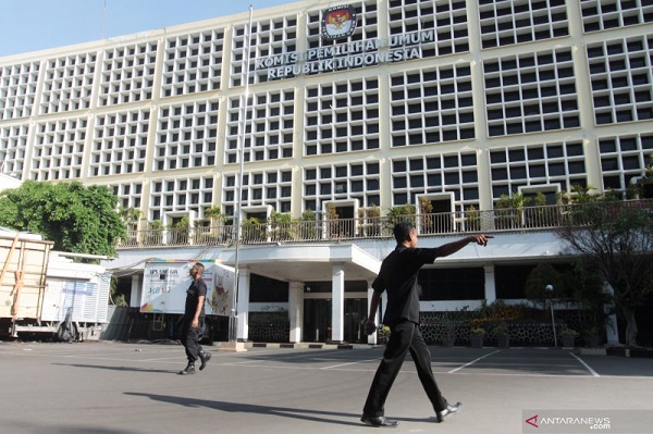 Tensi Politik Memanas Jelang Penetapan Capres/Cawapres Senin Besok:  Ini Pemicunya!