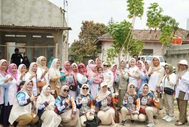 Wakil Ketua I DPRD Lampung Elly Wahyuni Sambangi Korban Kebakaran