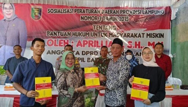 Wujudkan Masyarakat Sadar Hukum, Anggota DPRD Aprilliati Gelar Sosperda Nomor 3 Tahun 2015