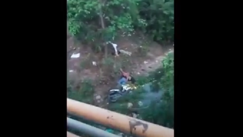 Diduga Mabuk, Pemotor Bonceng 4 Tewas Terjun dari Jembatan Way Gelam Lampung Selatan