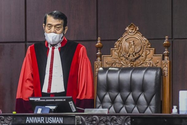 Anwar Usman Melawan! Kenegarawannya Dipertanyakan?