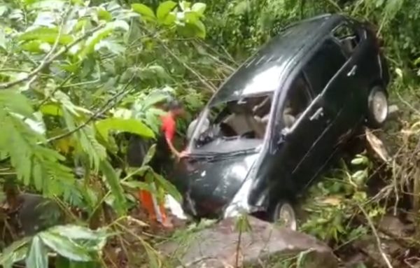 Diduga Tidak Paham Medan Mobil Xenia Masuk Jurang