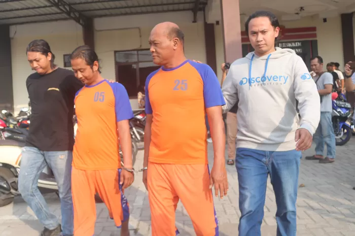 Dua Pria Mengaku Wartawan Peras Perangkat Desa Ditangkap Polisi