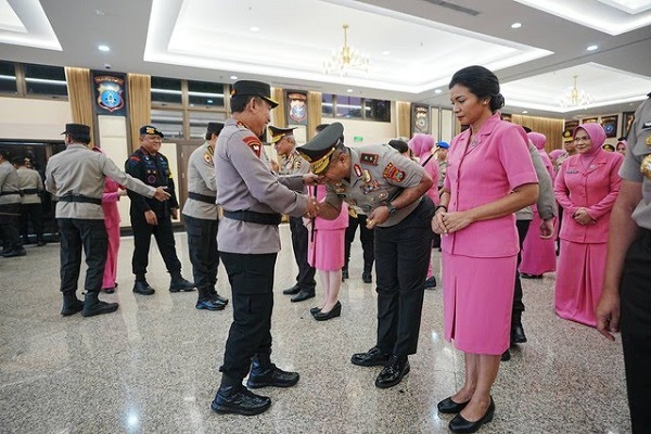 Kapolri Pimpin Upacara Kenaikan Pangkat 45 Jenderal: Ada Komjen Marthinus Hukom, Komjen Rudy Heryanto, hingga Brigjen Dr Hengki Haryadi