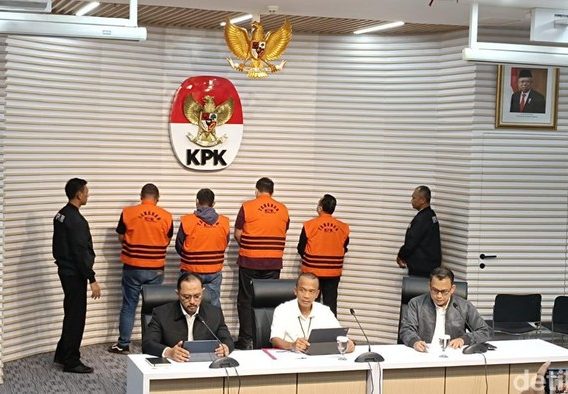 Kajari dan Kasipidsus Kajari Bondowoso dan Kasipidsus Terima Suap untuk Hentikan Kasus