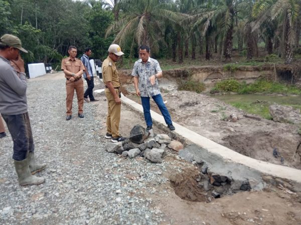 Proyek Jembatan Box di Tiyuh Candra Kencana Setengah Miliar Lebih Amburadul Tapi Lunas PHO