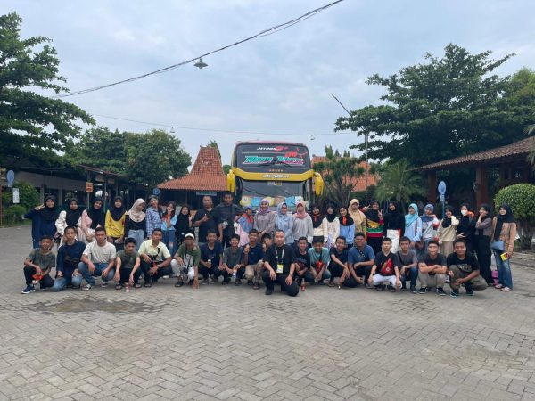 Peserta Study Tour SMPN 2 Bandar Lampung Yang Bikin Stres dan Kecewa?