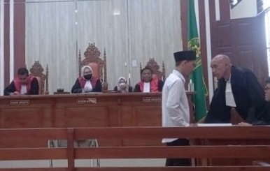 Mantan Mantri BRI Unit 2 Tulang Bawang Doni Ardiansyah Putra Dituntut 7,5 Tahun Penjara