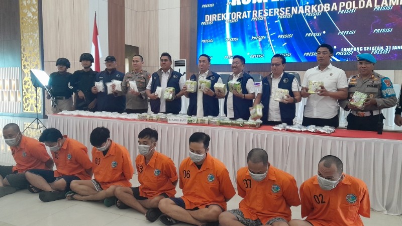 Tangkap 8 Tersangka Jaringan Fredy Pratama Polda Lampung Amankan 38 Kg Sabu Ada Pegawai BNN Terlibat?
