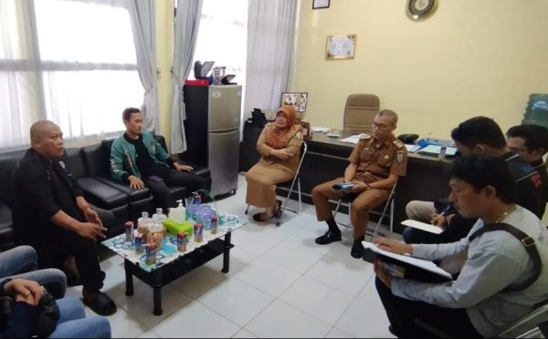 Dinsos Pringsewu Terima Audensi IWO Indonesia.