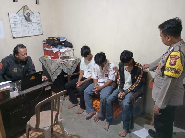Polisi dan Warga Amankan Tiga Pelajar SMK Yang Hendak Tawuran di Gadingrejo