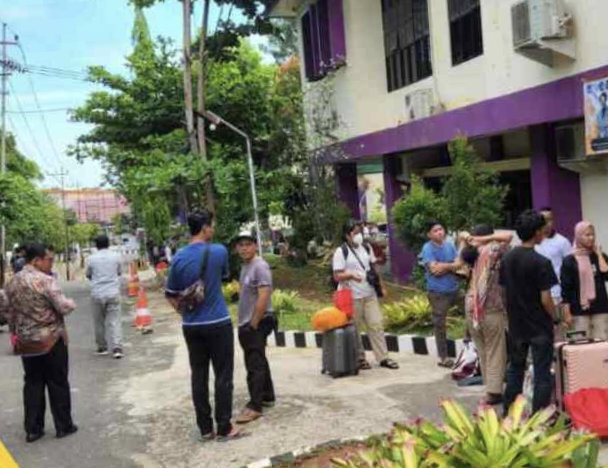 Mahasiswa FKIP Unila Yang Terlantar Sudah Tiba di Unila, Dekan Akan Usut Biang Keroknya