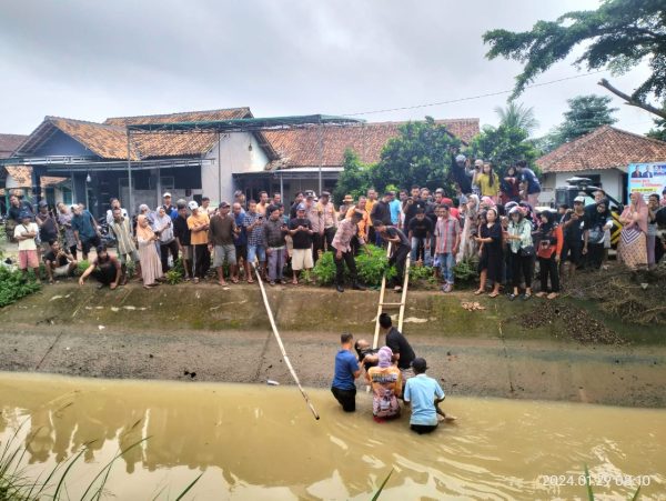 Mayat Pemuda Bercelana Coklat Ditemukan di Saluran Irigasi Pekalongan