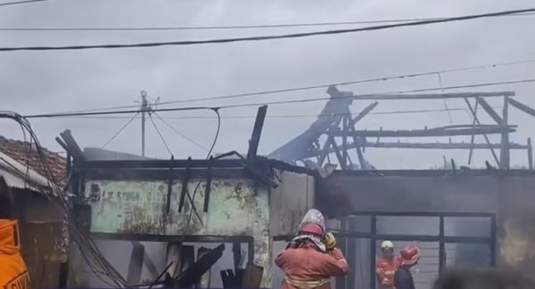 Usaha Vulkanisir Dekat Flyover Rajabasa Ludes Terbakar Korban Merugi Ratusan Juta
