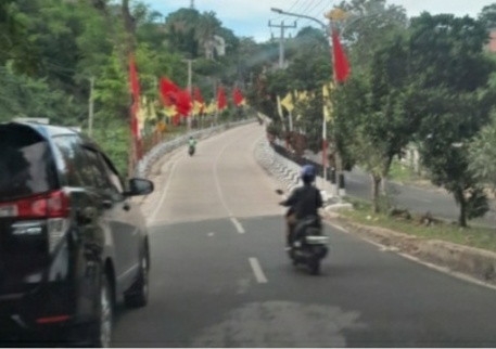 Belum Dua Bulan Selesai Rabat Beton Tanjakan Maut Jalan Pangeran Emir M Noor Sudah Rusak?