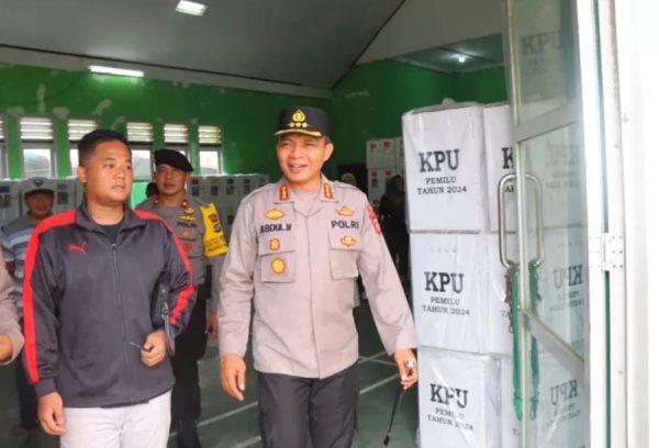 Kapolresta Bandar Lampung Tinjau Pengamanan Distribusi Logistik Pemilu