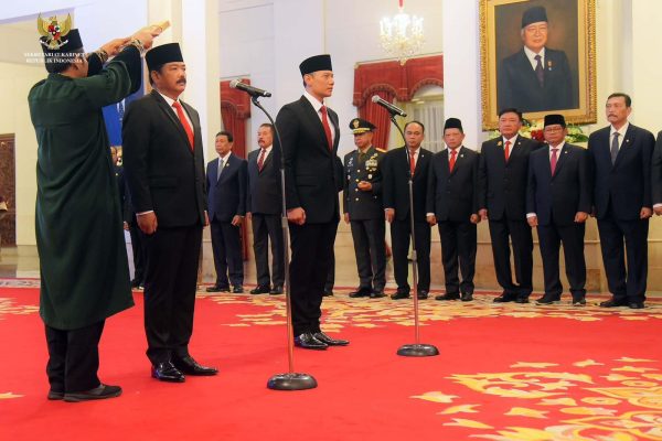 Jokowi Lantik 2 Menteri Sekaligus, Hadi Tjahjanto Menko Polhukam, AHY Menteri ATR/BPN