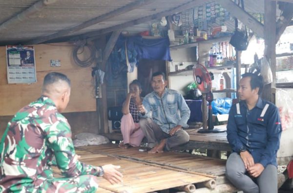 Antisipasi Bahaya Mobil Parkir di Bahu Jalan, Pengelola Tol Bakter Sosialisasi Larangan Berdagang di Dekat Akses Tol