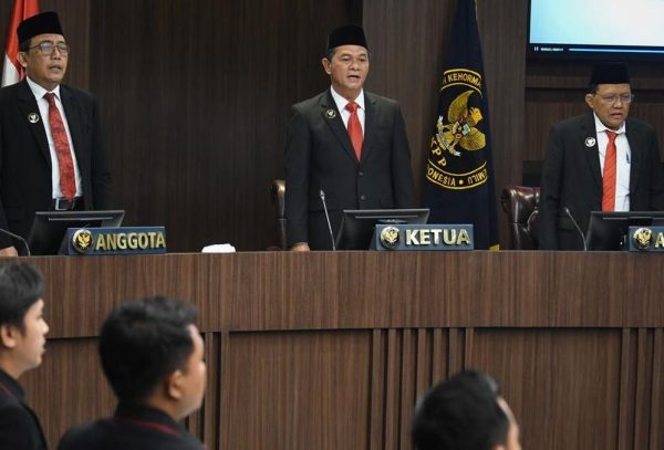 DKPP Putuskan KPU Langgar Etik Loloskan Gibran Jadi Cawapres, Hasyim Asyari Dijatuhi Sanksi Keras