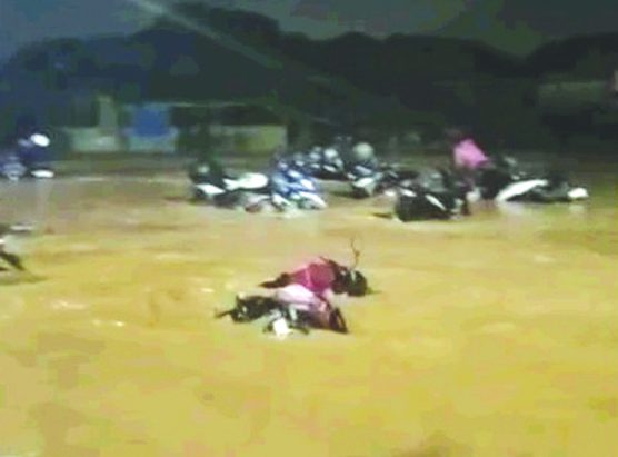 Banyak Motor Hanyut di RS Urip Sumoharjo, RS Abdoel Moeloek Aman