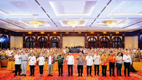 Mudik Diprediksi Naik 56 Persen Kapolri Pimpin Rakor Operasi Ketupat