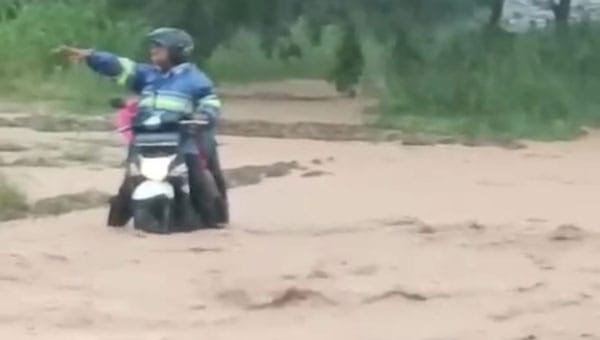 Kemiling Banjir Lagi Ruas Jalan Teuku Cik Ditiro Lumpuh Total, Warga: Tiap Ujan Deras Begini-begini Saja