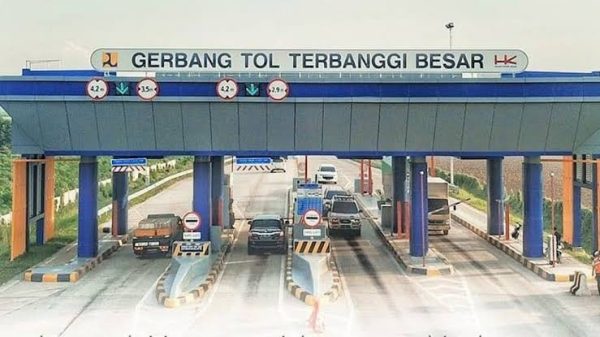 Lima Kendaraan Rusak Dilempari OTK di KM 133 Tol Bakter, Pengelola Kejar Pelaku