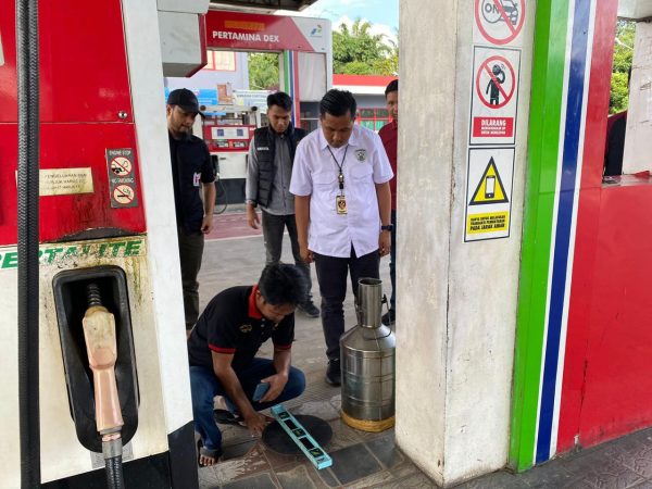 Jelang Mudik 2024 Sat Reskrim Polres Tulang Bawang Melakukan Pengecekan SPBU