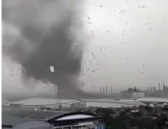 Puting Beliung Porak Porandakan Pemukiman Warga Rawajitu Selatan