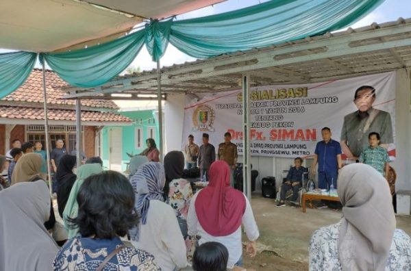 Anggota DPRD Lampung FX Siman Sosialisasi Perda Rembug Pekon di Pringsewu