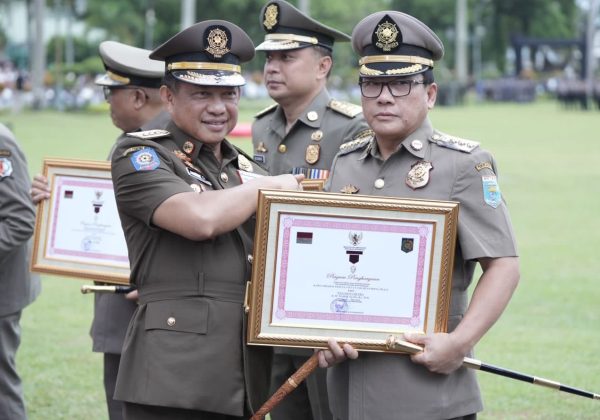 Kemendagri Beri Penghargaan Karya Bakti Peduli Satpol-PP Untuk Kota Metro