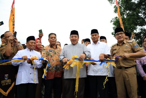 Gubernur Arinal Resmikan Jembatan Way STKIP-PGRI Hubungkan Kota Metro dan Lampung Timur
