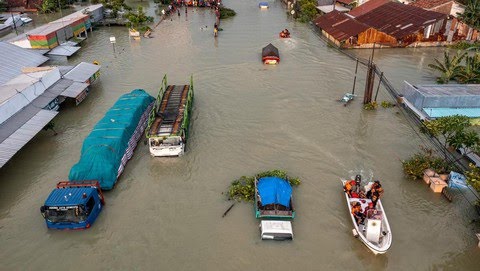 Tanggul Sungai Wulan Jebol Jalur Pantura Demak-Kudus Lumpuh