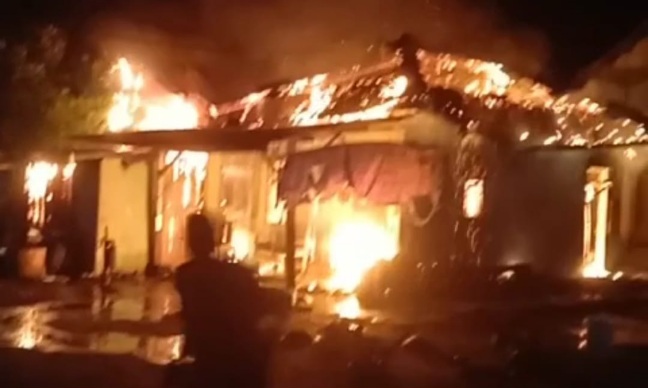 Jelang Sahur Bengkel  Tambal Ban Melisan Terbakar Dua Motor Servis Ludes Call Center Pemadam Tak Fungsi