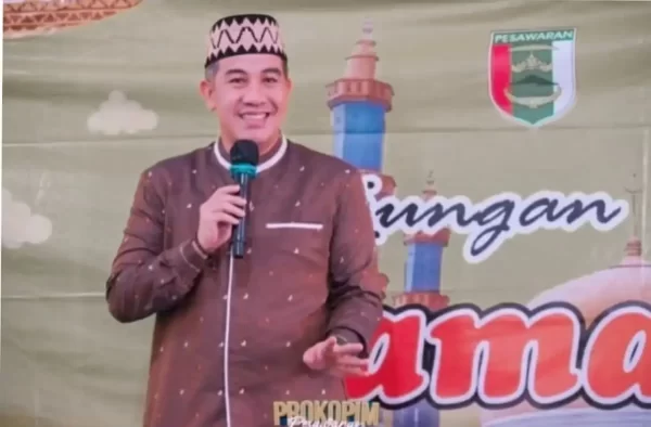 Safari Ramadhan di Kecamatan Kedondong dan Way Ratai Dendi Ramadhona Bersama Nanda Indira Bantu Masjid dan Santunan Yatim