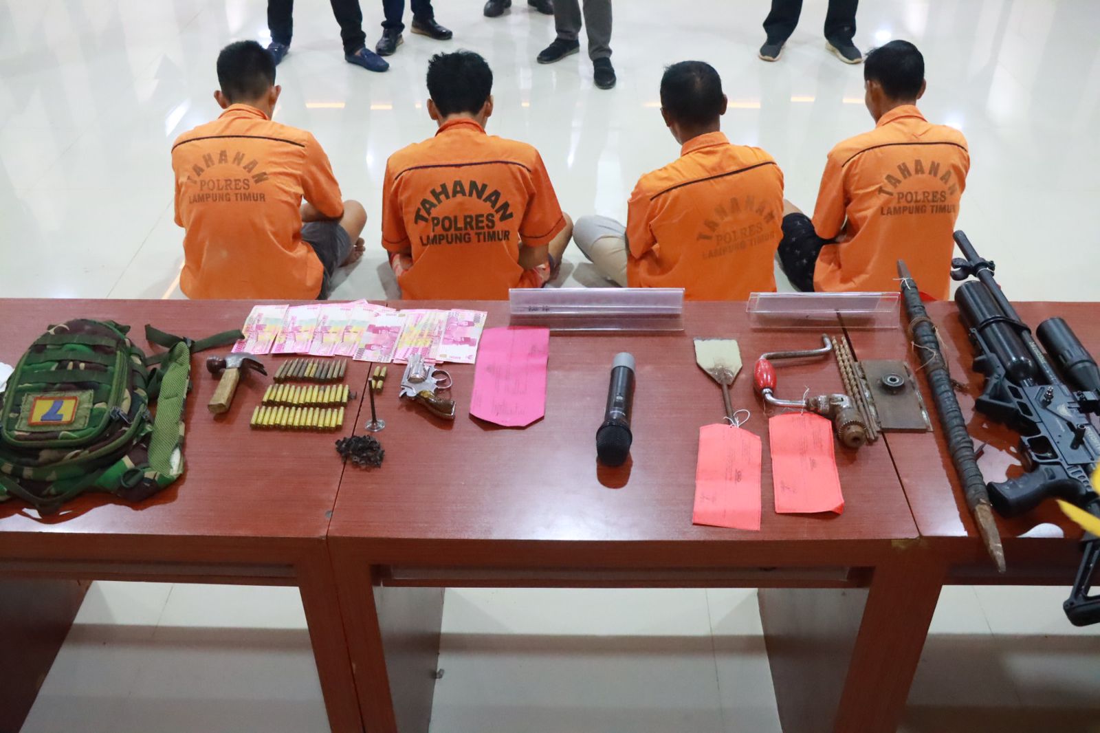 Bawa Senjata Rakitan Pecatan TNI AL Ditangkap Saat Transaksi Narkoba Pake Uang Palsu 