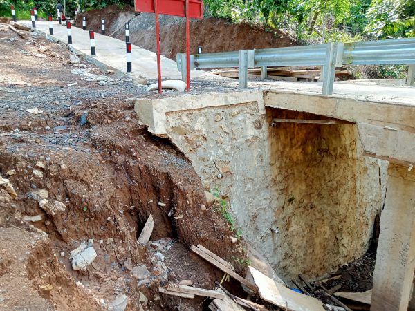 Proyek Jembatan Gantung BPJN Lampung di Bukit Kemuning Bermasalah Dan Sarat Korupsi Itu Sudah PHO
