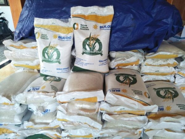 Pembagian Beras Pangan Nasional di Kampung Halaman Bupati Nanang Ermanto Disunat Dan Dipungli?