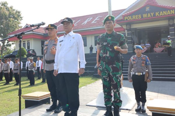Kapolres Way Kanan Bersama Dandim Apel Gelar Pasukan Operasi Ketupat Krakatau 2024