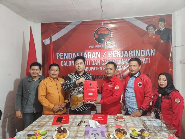Mukti Shoheh Daftar Penjaringan Calon Bupati Pesawaran di PDIP