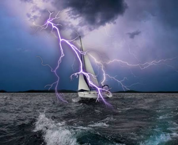 Cari Ikan, Warga Krui Tewas Tersambar Petir