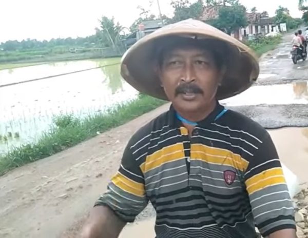 Jalan Rusak di Tegineneng Yang Tak Kunjung Diperbaiki